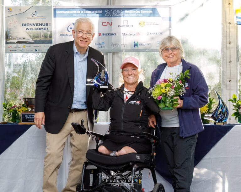 Tracy Schmitt receiving award